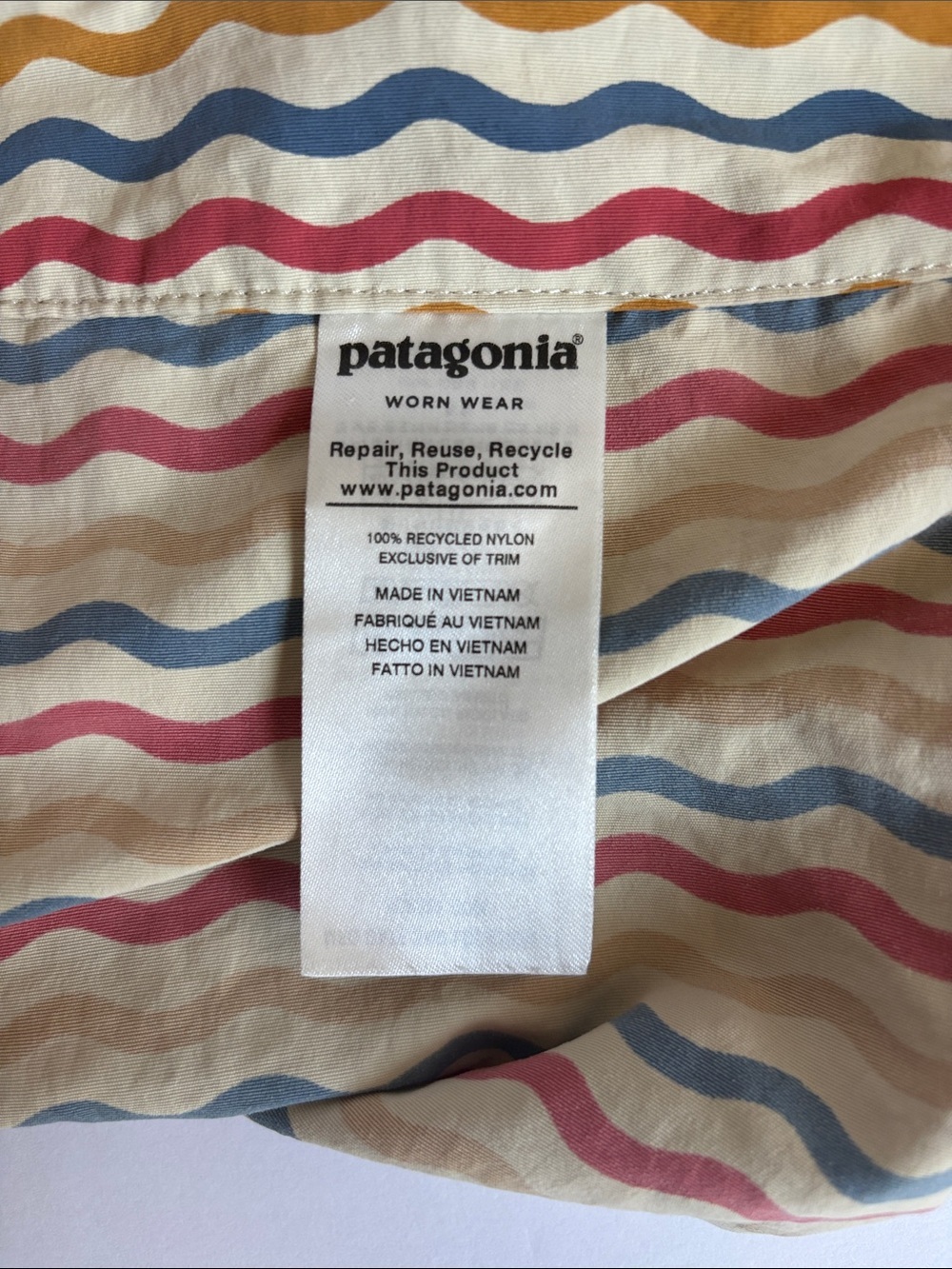 Patagonia Wavefarer board short 5” multicolor wavy stripe drawstring waist - Picture 7 of 16